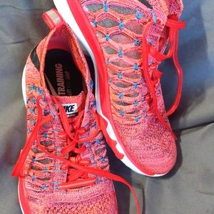 Nike Men's Trail Ultrafast Flynit sz 9.5